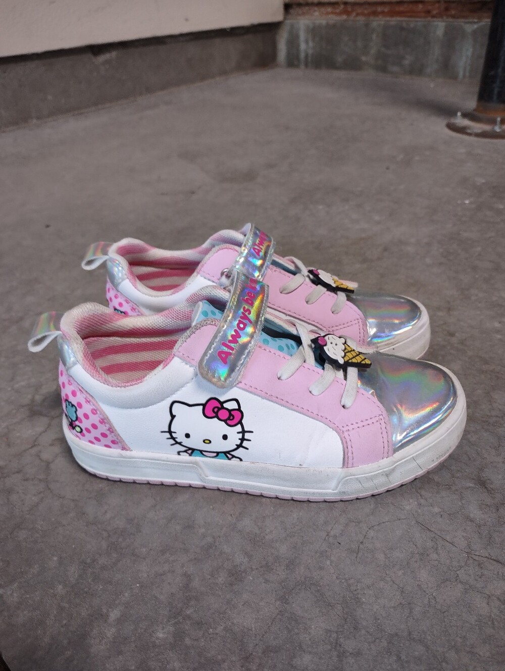 Ground Up Hello Kitty Velcro Sneakers Girl's Size 1